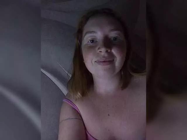 LizziMour123 on BongaCams 