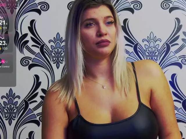 lorehottie on BongaCams 