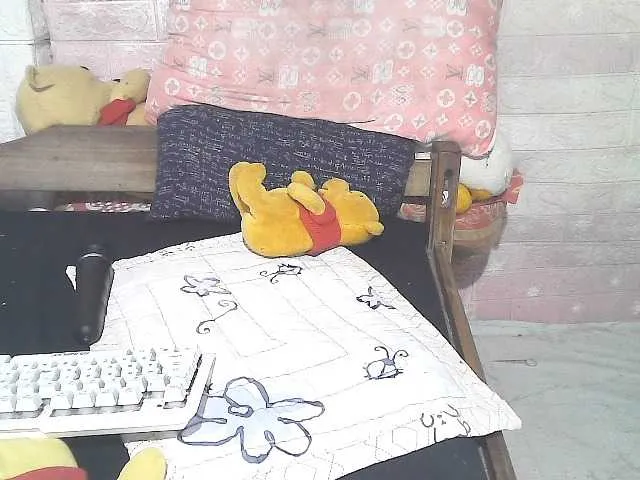 Offline Lovearose on BongaCams