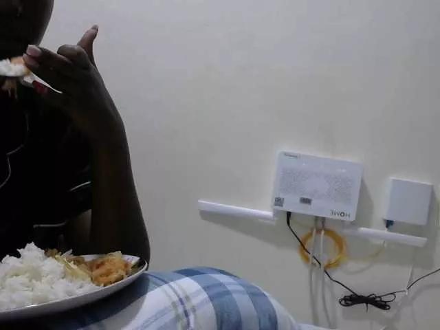 Lovelyacce on BongaCams