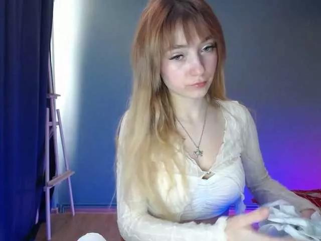 Offline LuciaLovely on BongaCams