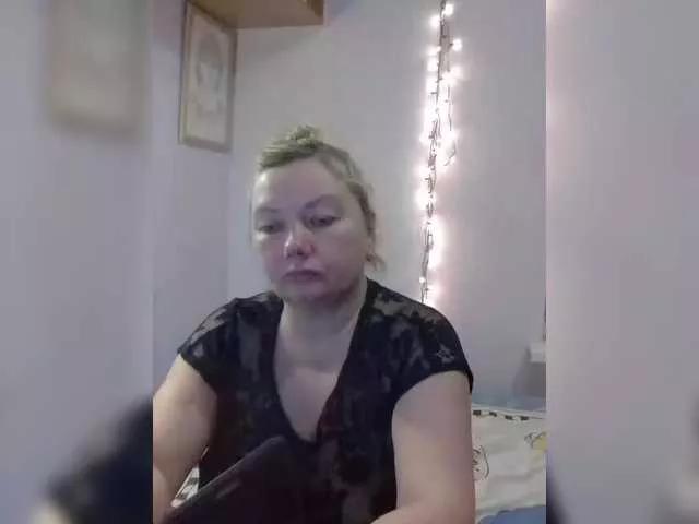 LucyAlexis on BongaCams 