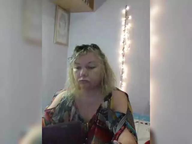 LucyAlexis on BongaCams 