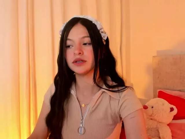 LucyEvanss on BongaCams 