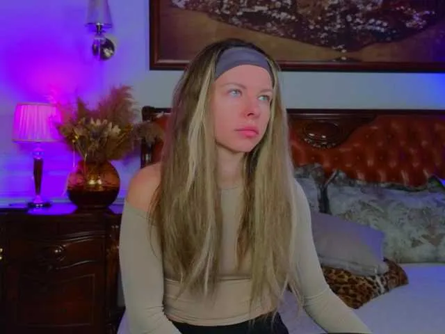 LunaRishi on BongaCams