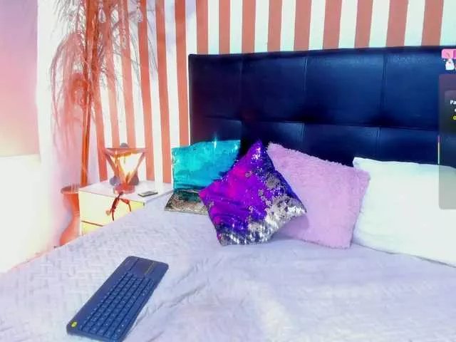 Offline LunaToledo on BongaCams