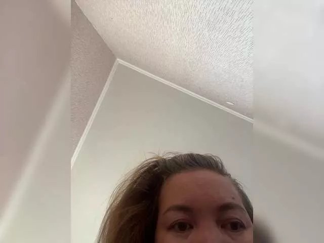 Offline LynnMonica on BongaCams