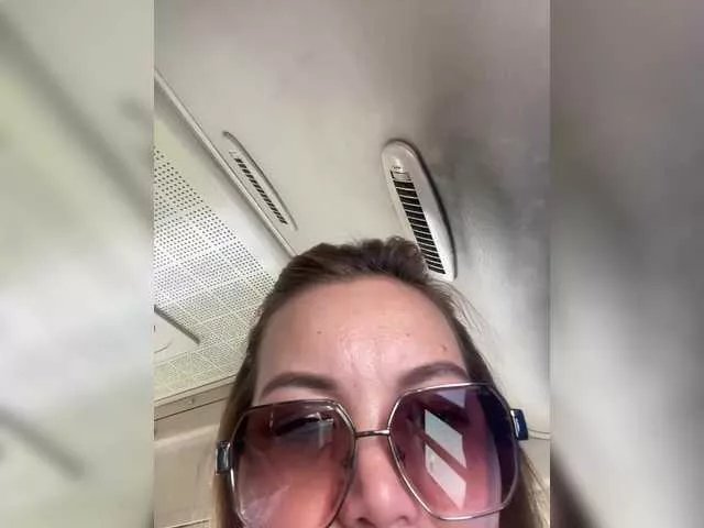 Offline LynnMonica on BongaCams