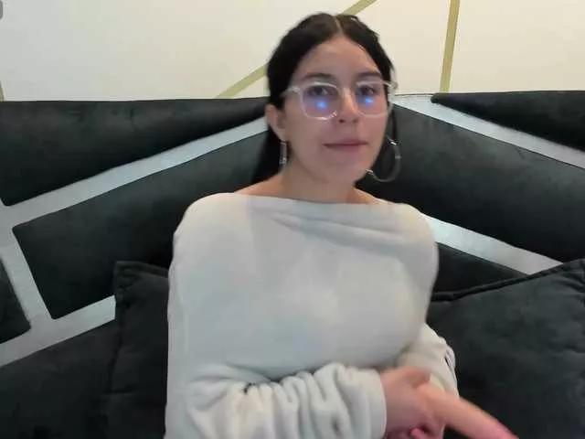Cute Maddy-jacksonw wants you to fuck her body now maddy-jacksonw from BongaCams