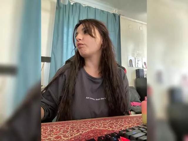 Freechat MagicalLouu on BongaCams