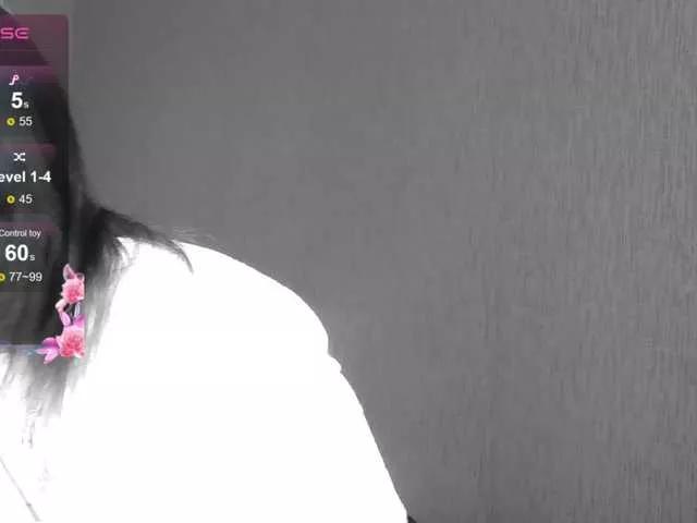 MagicalLouu from BongaCams