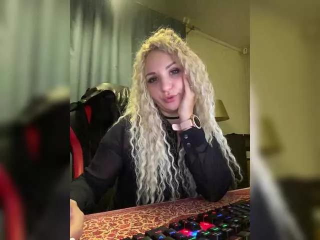 Freechat MagicalLouu on BongaCams