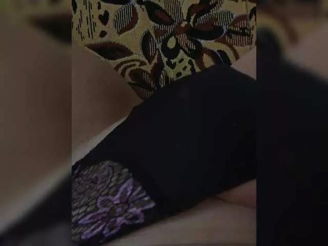 Mamie-Crys on BongaCams