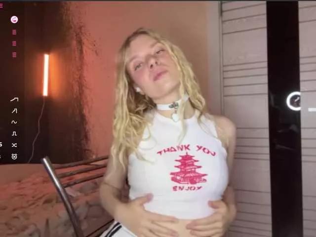 Offline MargueritaMusto on BongaCams