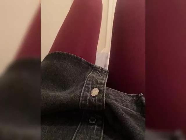 Offline MaybeForYou- on BongaCams