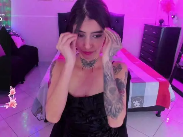 Offline Melanny-lopez-18 on BongaCams