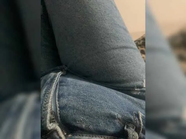 Offline Melissafoxx on BongaCams