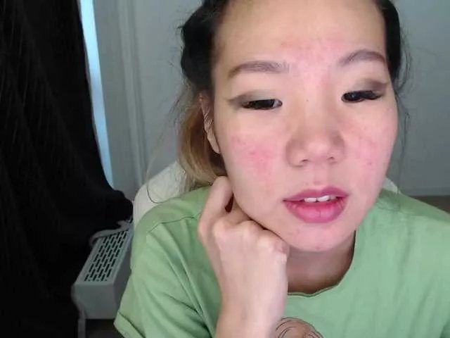 Offline Mellobal on BongaCams