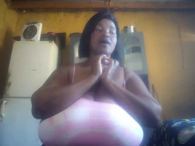 Melonboobs1 on BongaCams