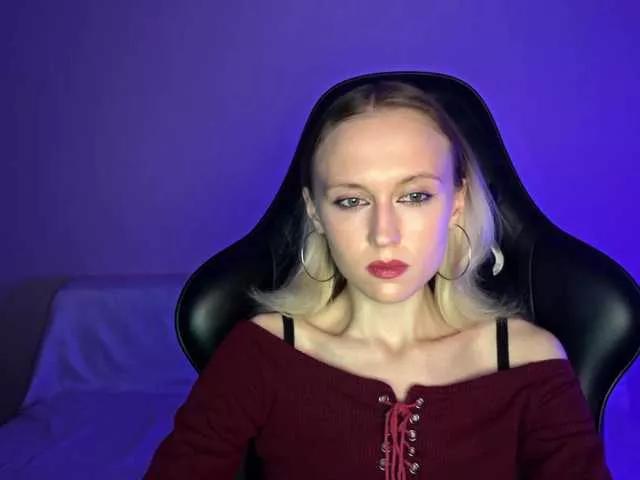 Discover Mencia, she wants to masturbate for you Mencia from BongaCams