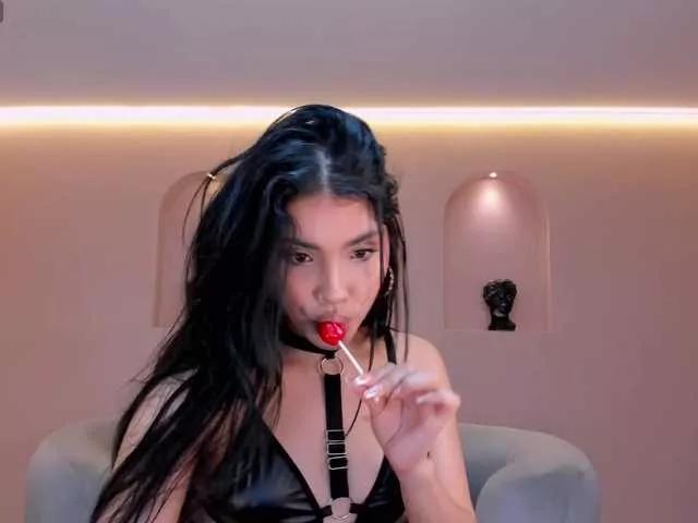 MiaLaurence on BongaCams