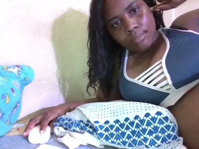 Explore gorgeous model Midiosa229 Midiosa229 from BongaCams