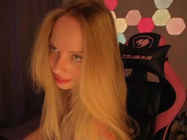 Mini-Tiny on BongaCams 