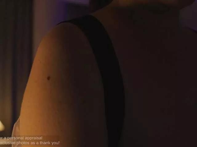 Offline MissFreyaXXX on BongaCams