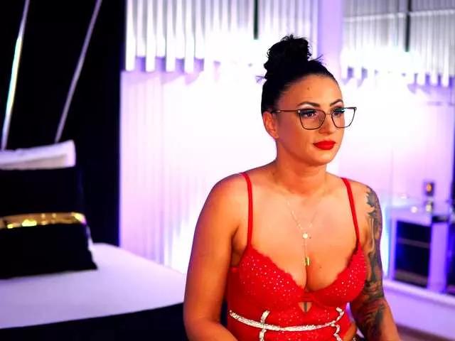 Admire 32 years old MistyWooods from BongaCams MistyWooods from BongaCams