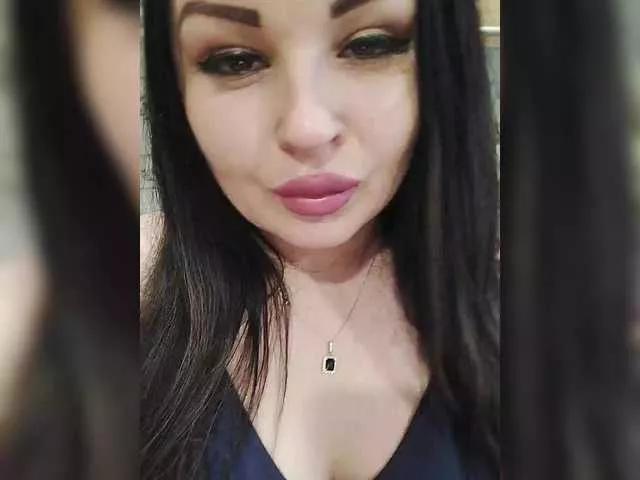 Offline Monica- on BongaCams