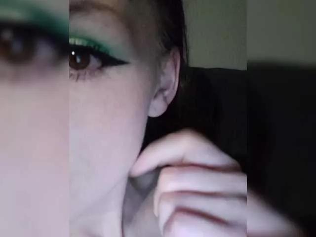 Offline Moonlitmiragea on BongaCams