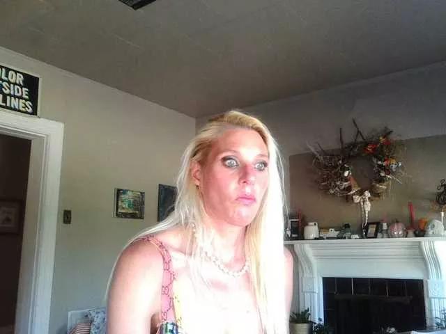 Offline mylfGlama on BongaCams