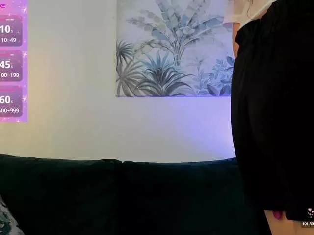 Offline NairaSkye on BongaCams