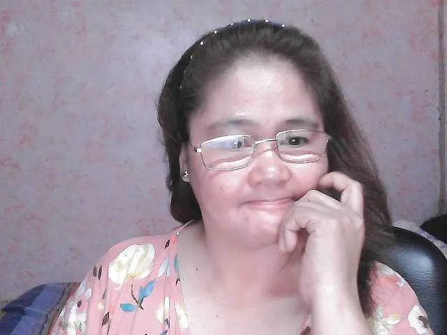 Offline NICEtitspinay on BongaCams