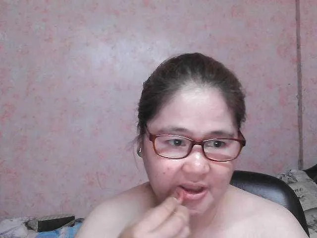 Offline NICEtitspinay on BongaCams