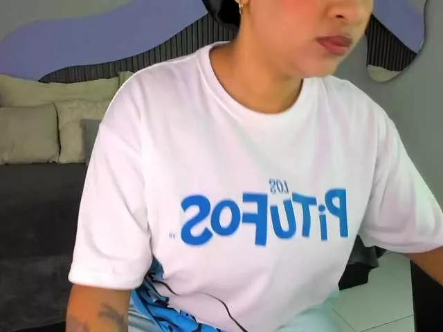 Offline Nicolle-mariee on BongaCams