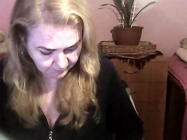 Offline NinaKeil on BongaCams