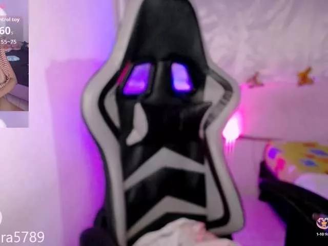 Offline ninatinydoll on BongaCams