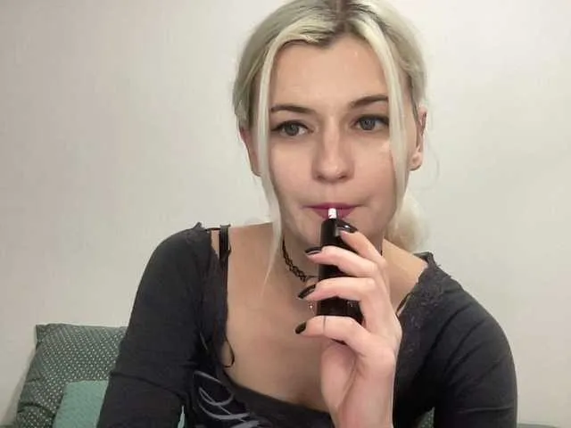 Offline OnikaLove on BongaCams