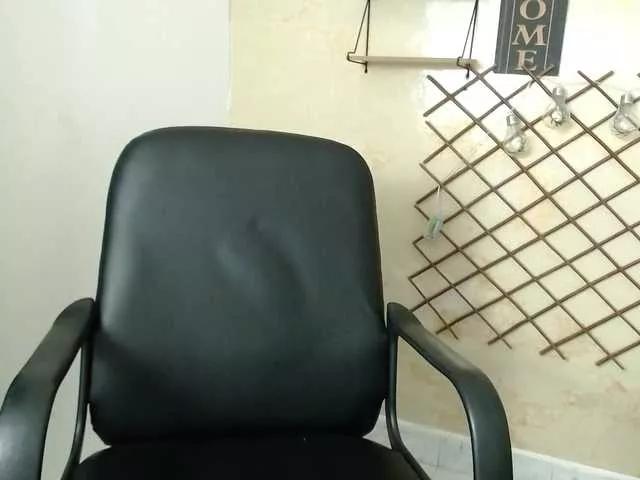 Freechat PerlaStonee on BongaCams