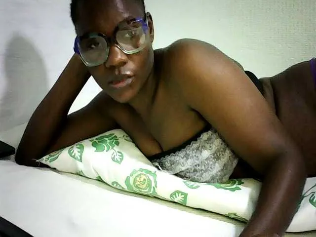 Pierra77 on BongaCams