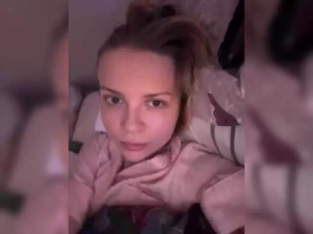 Discover Pinkwave, she wants to masturbate for you Pinkwave from BongaCams