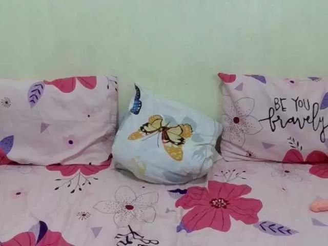 Offline Pinky121 on BongaCams