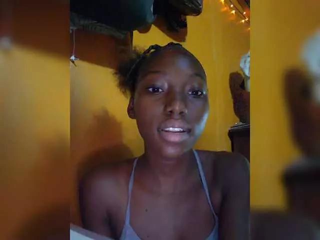 Queenbee212 on BongaCams 