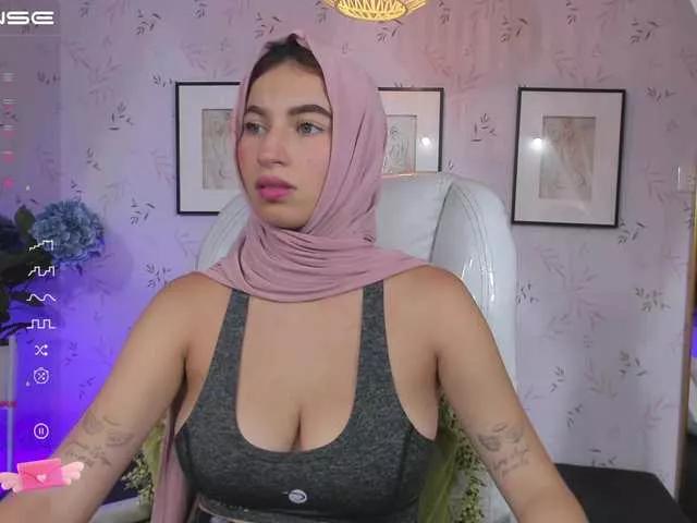 Raniia on BongaCams 