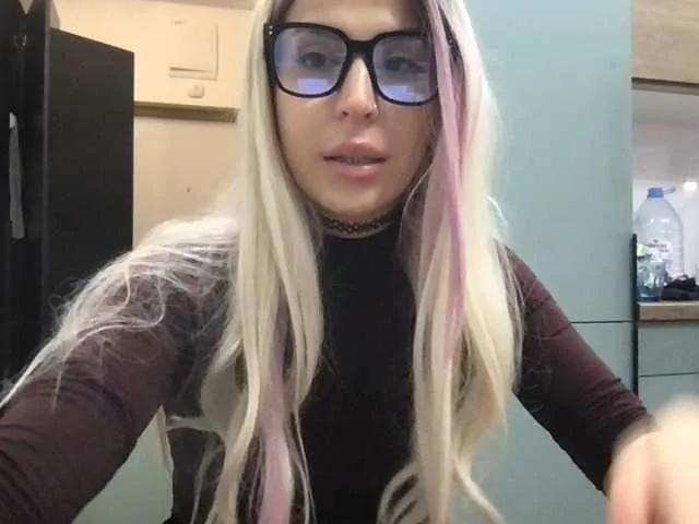 Redfoxygirl on BongaCams 