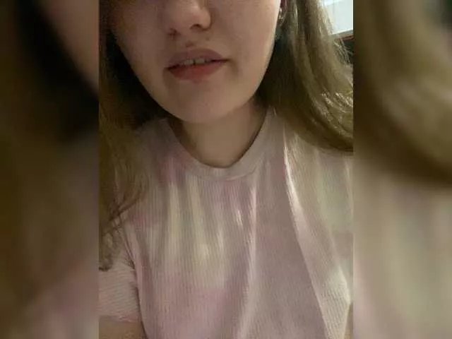 Offline Regina-Lynne on BongaCams