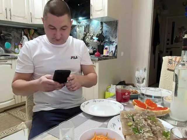 Offline RigliBiz on BongaCams