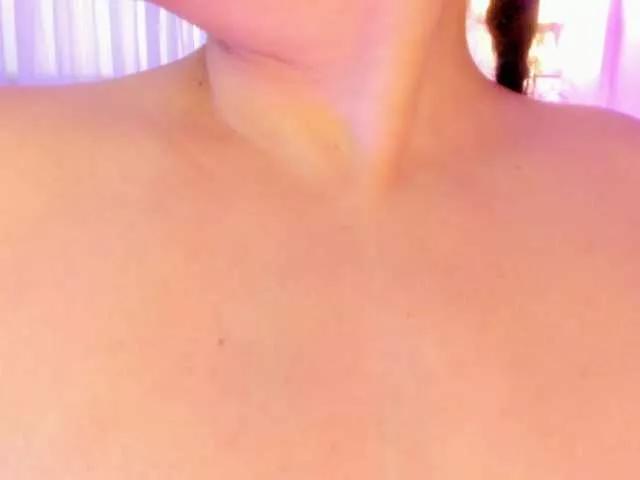 roshanilewis on BongaCams 