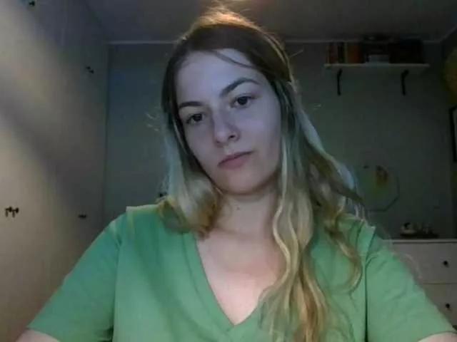 Offline RosieJune on BongaCams